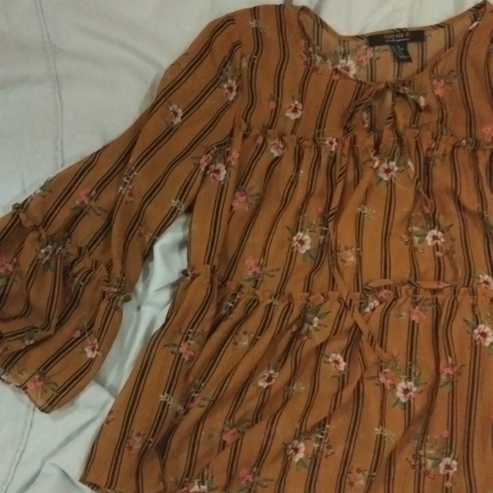 Flowered Blouse - Picture 3 of 4